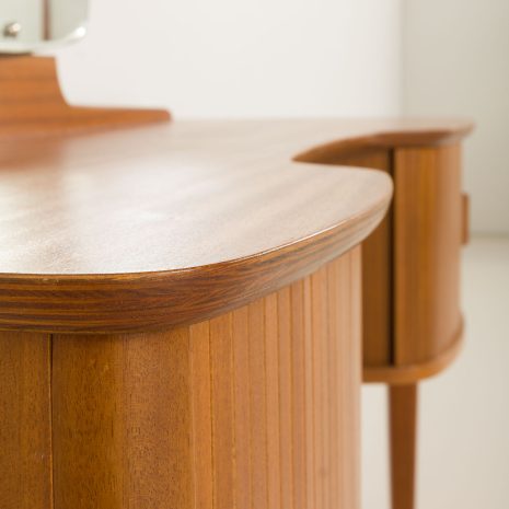 25064 Skandinavischer Schminktisch aus der Mitte des Jahrhunderts mit verstellbaren Spiegeln, Norwegen, 1970er Jahre-22 25064 Skandinavischer Schminktisch aus der Mitte des Jahrhunderts mit verstellbaren Spiegeln, Norwegen, 1970er Jahre-22