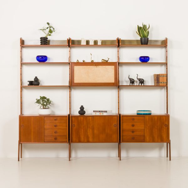 Ergo freestanding three bay teak wall unit with bar cabinet by John Texmon, Norway 1960s