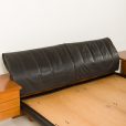 25104 Afra and Tobia Scarpa for Molteni _Marlo_ Bed with Nightstands in Walnut and Black Leather, Italy 1970s-18