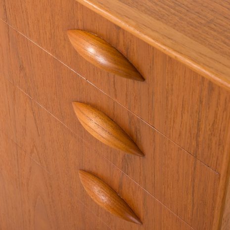 25134 Scandinavian teak chest of drawers by Johannes Sorth for Nexo Mobelfabrik, Bornholm, 1960s-11 25134 Scandinavian teak chest of drawers by Johannes Sorth for Nexo Mobelfabrik, Bornholm, 1960s-11