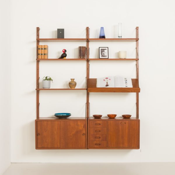 25046 Scandinavian mid century teak shelving unit -Kaukas-, Finland 1950s.-1