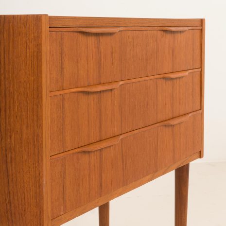 25186 Small Danish vintage chest of drawers or a nignstand, 1960s-11 25186 Small Danish vintage chest of drawers or a nignstand, 1960s-11