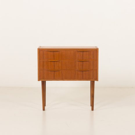 25186 Small Danish vintage chest of drawers or a nignstand, 1960s-5 25186 Small Danish vintage chest of drawers or a nignstand, 1960s-5