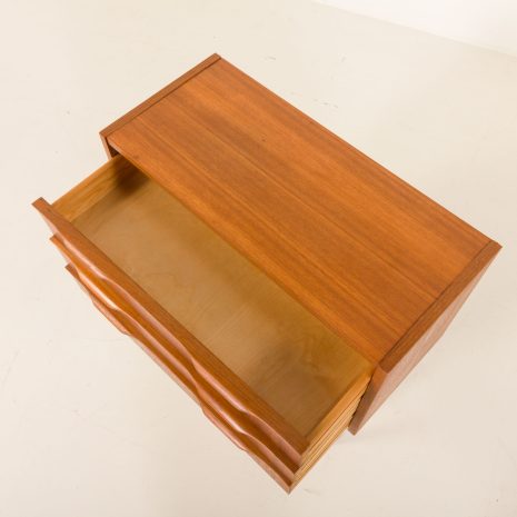 25186 Small Danish vintage chest of drawers or a nignstand, 1960s-8 25186 Small Danish vintage chest of drawers or a nignstand, 1960s-8