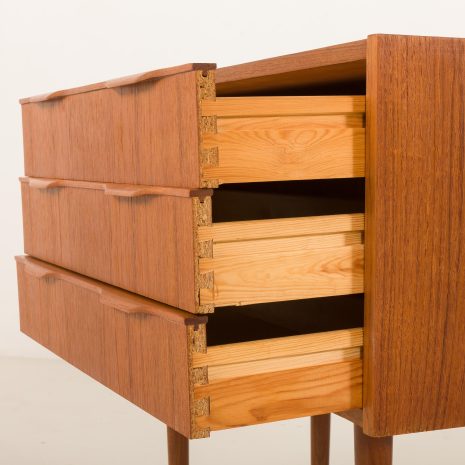 25186 Small Danish vintage chest of drawers or a nignstand, 1960s-9 25186 Small Danish vintage chest of drawers or a nignstand, 1960s-9