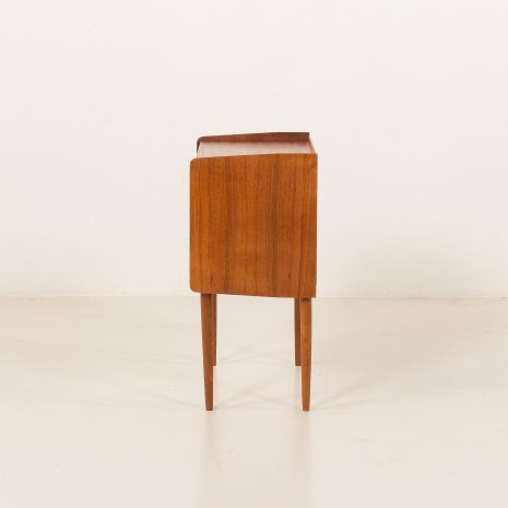 25185 Small Danish teak chest of drawers or a night stand, 1960s-15 25185 Small Danish teak chest of drawers or a night stand, 1960s-15
