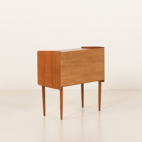 25185 Small Danish teak chest of drawers or a night stand, 1960s-16 25185 Small Danish teak chest of drawers or a night stand, 1960s-16