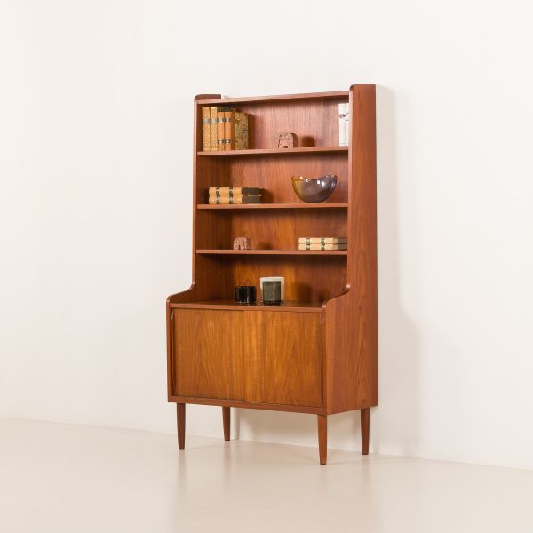 Duńska tekowa vintage biblioteczka zaprojektowana przez Erika Petersena dla EP Moblera w latach 60-tych w Danii.