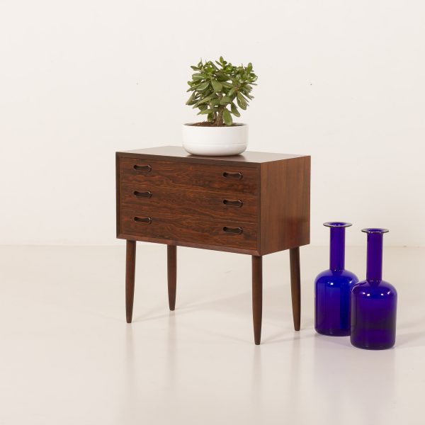 Klasyczna mała duńska komoda z palisandru, lata 60-te XX wieku.