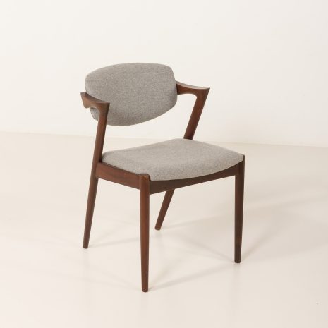 25228 Single kai chair-1 Słynne palisandrowe krzesło vintage model 42, zaprojektowane przez Kaia Kristiansena i wyprodukowane przez Schou Andersen w latach 60-tych XX wieku.