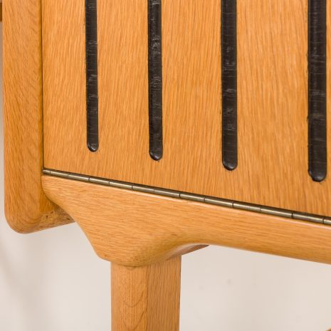 25174 Skandynawska toaletka z połowy wieku, wykonana z dębu, w stylu Henninga Kjaernulfa, lata 60. XX wieku. 25174 Skandynawska toaletka z połowy wieku, wykonana z dębu, w stylu Henninga Kjaernulfa, lata 60. XX wieku.