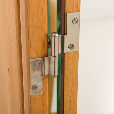 25174 Skandynawska toaletka z połowy wieku, wykonana z dębu, w stylu Henninga Kjaernulfa, lata 60. XX wieku. 25174 Skandynawska toaletka z połowy wieku, wykonana z dębu, w stylu Henninga Kjaernulfa, lata 60. XX wieku.