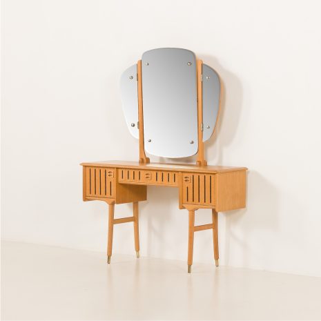 Elegancka skandynawska dębowa toaletka z połowy wieku