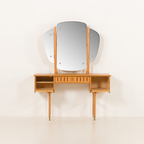 25174 Skandynawska toaletka z połowy wieku, wykonana z dębu, w stylu Henninga Kjaernulfa, lata 60. 25174 Skandynawska toaletka z połowy wieku, wykonana z dębu, w stylu Henninga Kjaernulfa, lata 60.