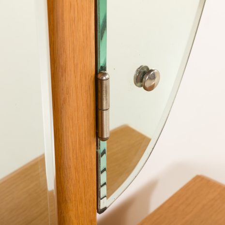 25174 Skandynawska toaletka z połowy wieku, wykonana z dębu, w stylu Henninga Kjaernulfa, lata 60. 25174 Skandynawska toaletka z połowy wieku, wykonana z dębu, w stylu Henninga Kjaernulfa, lata 60.