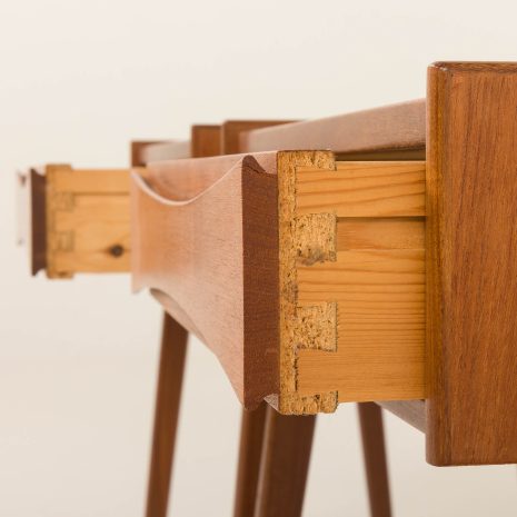 25201 Para stolików nocnych w stylu Arne Voddera, szafki nocne z drewna tekowego, Dania 1960-8 25201 Para stolików nocnych w stylu Arne Voddera, szafki nocne z drewna tekowego, Dania 1960-8