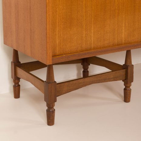 25202 kredens z drewna tekowego-13 25202 kredens z drewna tekowego-13