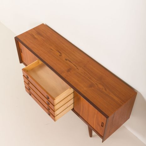 25204 teak sideboard.-10 25204 teak sideboard.-10