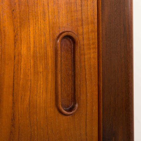 25204 teak sideboard.-17 25204 teak sideboard.-17