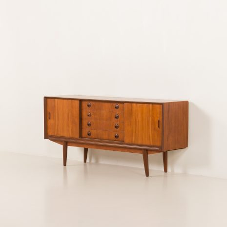 25204 teak sideboard.-3 25204 teak sideboard.-3