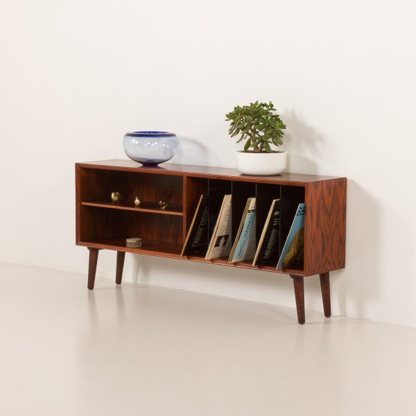 Skandynawski sideboard z palisandru w stylu mid-century