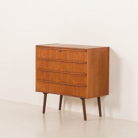 25212 komoda -3 25212 komoda -3