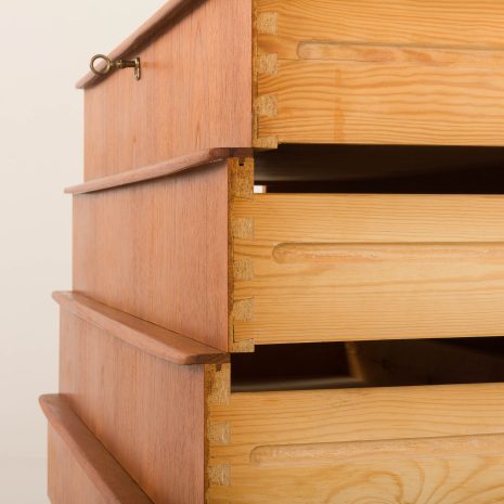 25212 komoda -8 25212 komoda -8