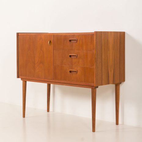 25213 szafka (komoda) z trzema półkami -7 25213 szafka (komoda) z trzema półkami -7