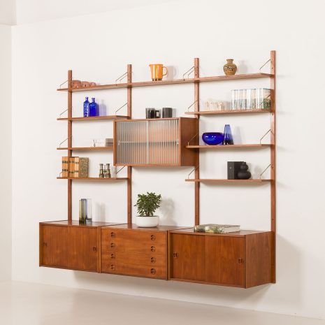 3 sekcyjny zestaw ścienny z drewna tekowego w stylu mid-century został wykonany w Danii w latach 60. XX wieku.