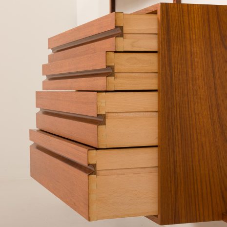 25250 Poul Cadovius 4-przedziałowa szafka ścienna z drewna tekowego dla Cado, Dania 1960s-24 25250 Poul Cadovius 4-przedziałowa szafka ścienna z drewna tekowego dla Cado, Dania 1960s-24