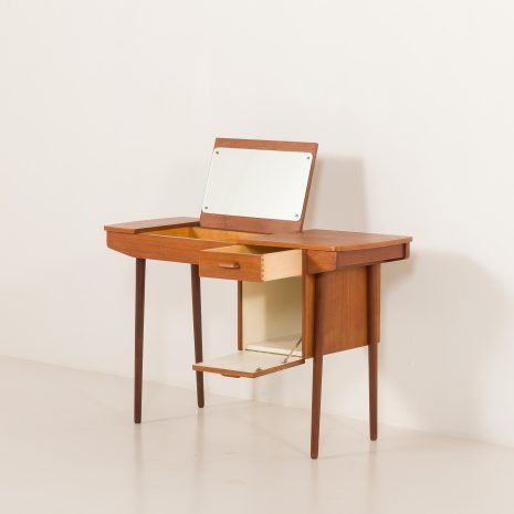 25272 Vintage small desk with hidden vanity, Denmark 1960s-5 25272 Vintage small desk with hidden vanity, Denmark 1960s-5