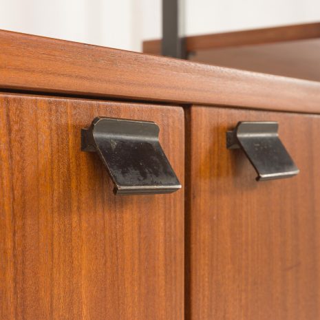 24338 Włoska wolnostojąca szafka wisząca z drewna tekowego z trzema wnękami-12 24338 Włoska wolnostojąca szafka wisząca z drewna tekowego z trzema wnękami-12