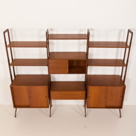 25141 Włoska wolnostojąca szafka ścienna lub ścianka działowa z drewna tekowego, 1960-10 25141 Włoska wolnostojąca szafka ścienna lub ścianka działowa z drewna tekowego, 1960-10