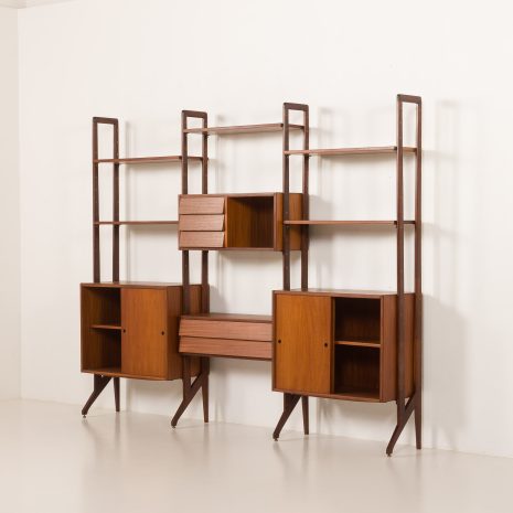 25141 Włoska wolnostojąca szafka ścienna lub ścianka działowa z drewna tekowego, lata 1960-6 25141 Włoska wolnostojąca szafka ścienna lub ścianka działowa z drewna tekowego, lata 1960-6