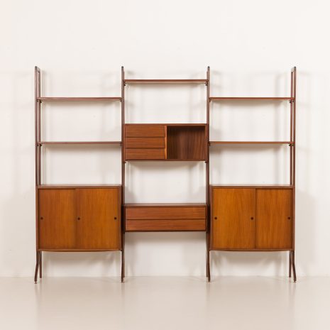 25141 Włoska wolnostojąca szafka ścienna lub ścianka działowa z drewna tekowego, lata 1960-9 25141 Włoska wolnostojąca szafka ścienna lub ścianka działowa z drewna tekowego, lata 1960-9