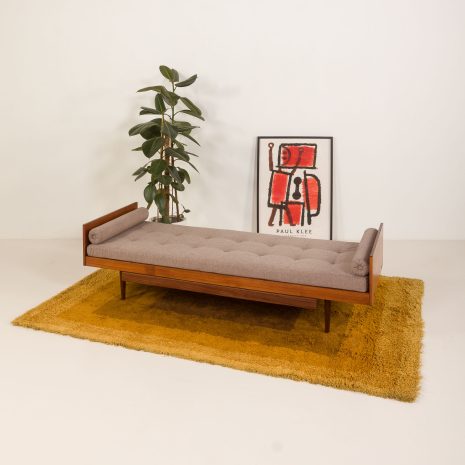 Lit de jour scandinave du milieu du siècle avec compartiment pour couette, 1960s