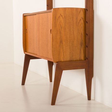 25304 Ergo bookcase with expository shelf by John Texmon, Norway, 1960s.-18 25304 Ergo bookcase with expository shelf by John Texmon, Norway, 1960s.-18