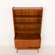 25323 Regał z drewna tekowego z przesuwanymi drzwiami Johannes Sorth dla Nexo, Bornholm, Dania, lata 1960-9