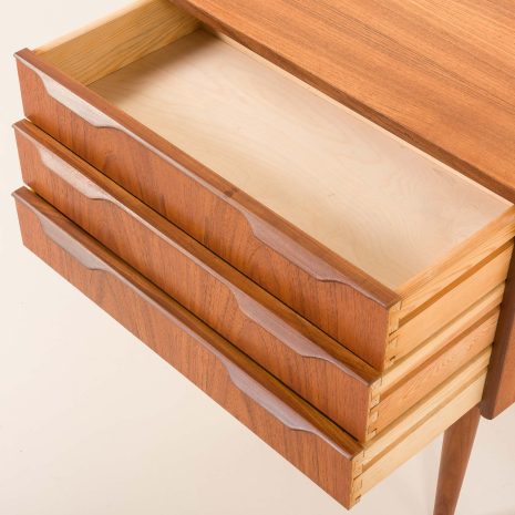 25275 Mała duńska komoda z drewna tekowego, 1960-11 25275 Mała duńska komoda z drewna tekowego, 1960-11
