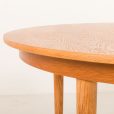 25351 Duński okrągły stół dębowy z połowy wieku z jednym dodatkowym liściem, lata 1960-9