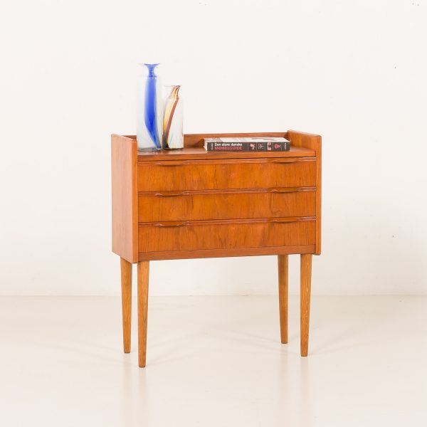 teak chest of drawers