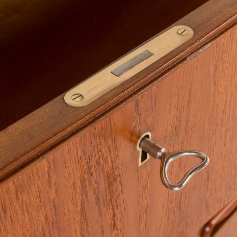25379 Danish teak chest of drawers with curved front , 1960s-11 25379 Danish teak chest of drawers with curved front , 1960s-11