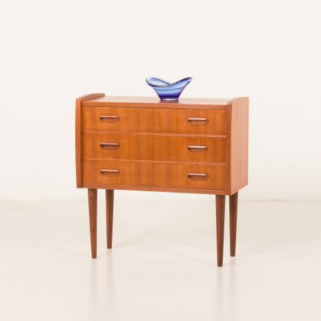 25380 Small teak Danish chest of drawers, 1960s-1 25380 Small teak Danish chest of drawers, 1960s-1