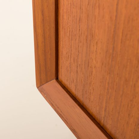 25421 Poul Cadovius teak wall unit with expository shelf for Cado, Denmark 1960s-15 25421 Poul Cadovius teak wall unit with expository shelf for Cado, Denmark 1960s-15