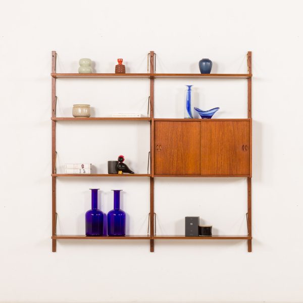 tekowy regał ścienny