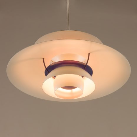 Lampa 25434 PH5 autorstwa Poula Henningesna dla Louis Pulsen, lata 70. Lampa 25434 PH5 autorstwa Poula Henningesna dla Louis Pulsen, lata 70.