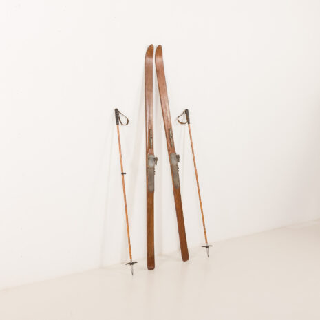 25393 Old wooden skies from the 1850s-2 25393 Old wooden skies from the 1850s-2