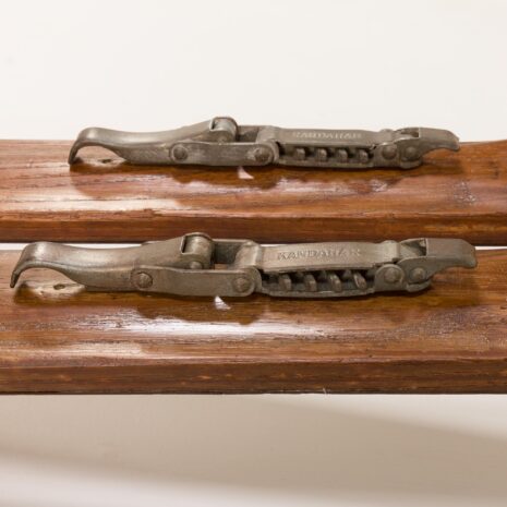 25393 Old wooden skies from the 1850s-4 25393 Old wooden skies from the 1850s-4