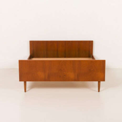 25408 Danish mid century teak double bed in the style of Hans Wegner, 1960s-4 25408 Danish mid century teak double bed in the style of Hans Wegner, 1960s-4