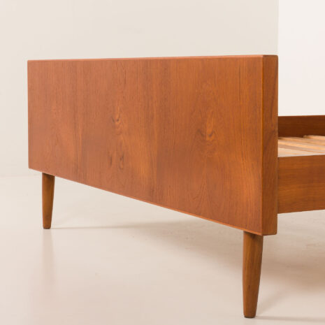 25408 Danish mid century teak double bed in the style of Hans Wegner, 1960s-9 25408 Danish mid century teak double bed in the style of Hans Wegner, 1960s-9